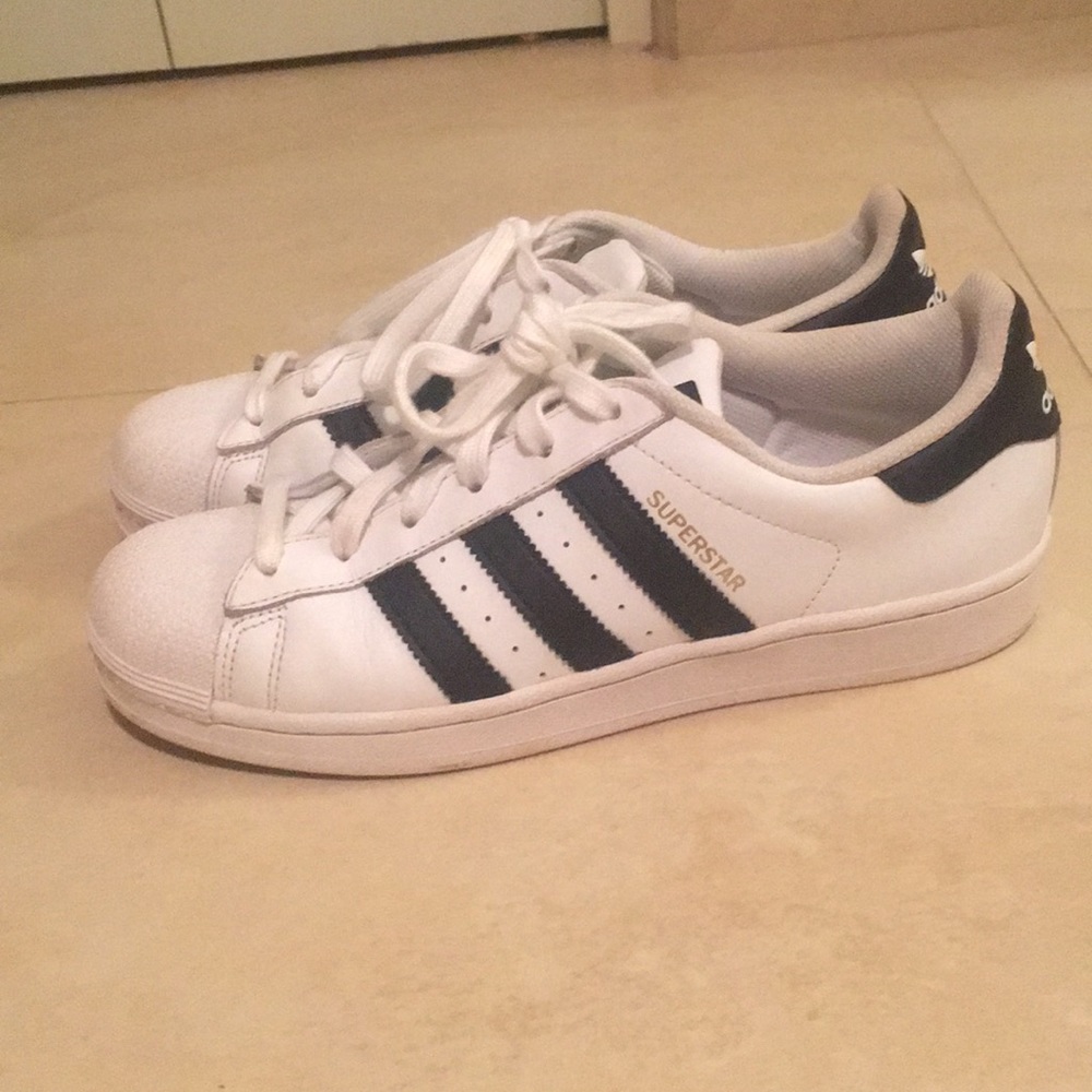 Adidas superstars